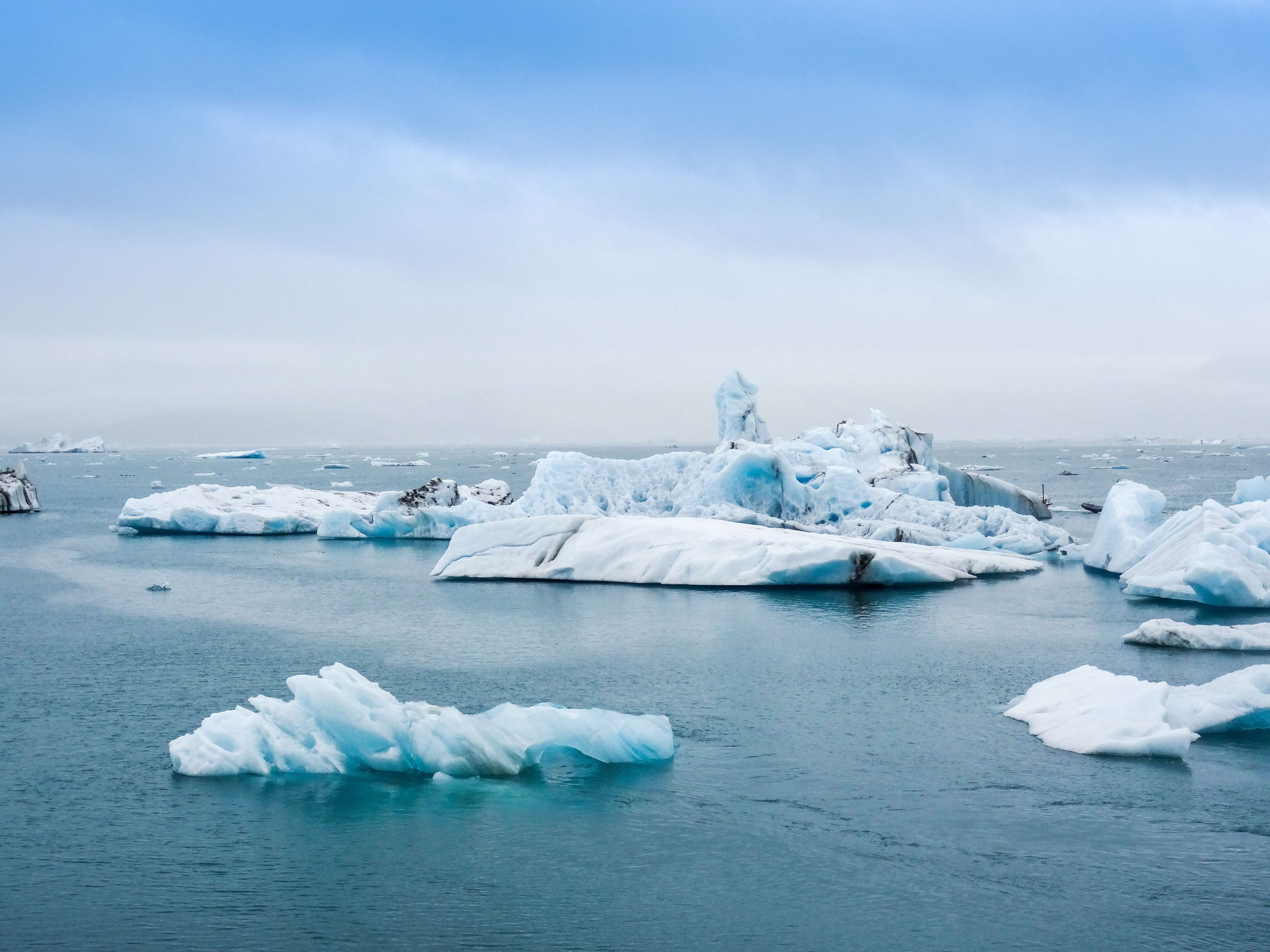Retreating glaciers is a cause for alarm as it can cause a change in the water cycle, precipitation patterns and increased floods. Image credit: Guillaume Falco, Pexels.