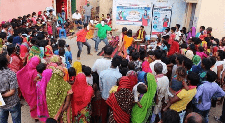 A street play performance underway, as part of the street theatre campaign in Jharkhand (Image credit: Bangla NatakDotCom)