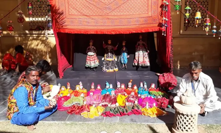 A show where kathputlis are being used to narrate a story. Image credit: Rajasthan SAFAR